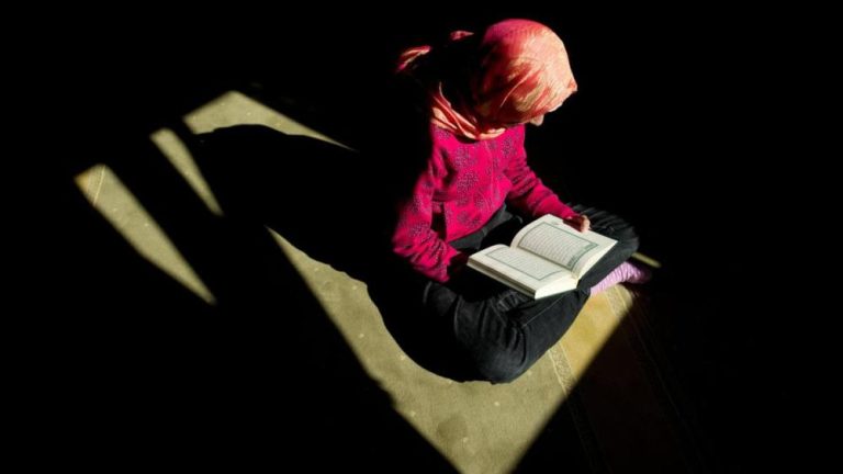Holding On to the Ayat of Allah During Spiritual Crisis Holding On to the Ayat of Allah During Spiritual Crisis